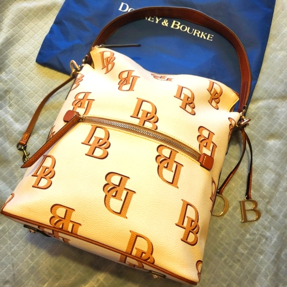 LiKE New ☆ Dooney & Bourke Large Shoulder Bag